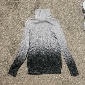 Small Athleta Ombré Speckled Gray and Black Turtleneck